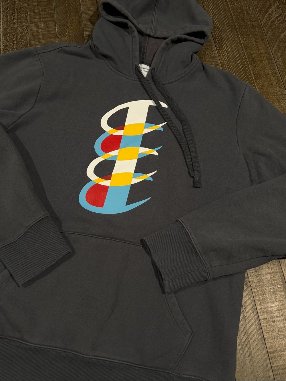 Champion Reverse Weave Graphic Hoodie Black – Men’s Large